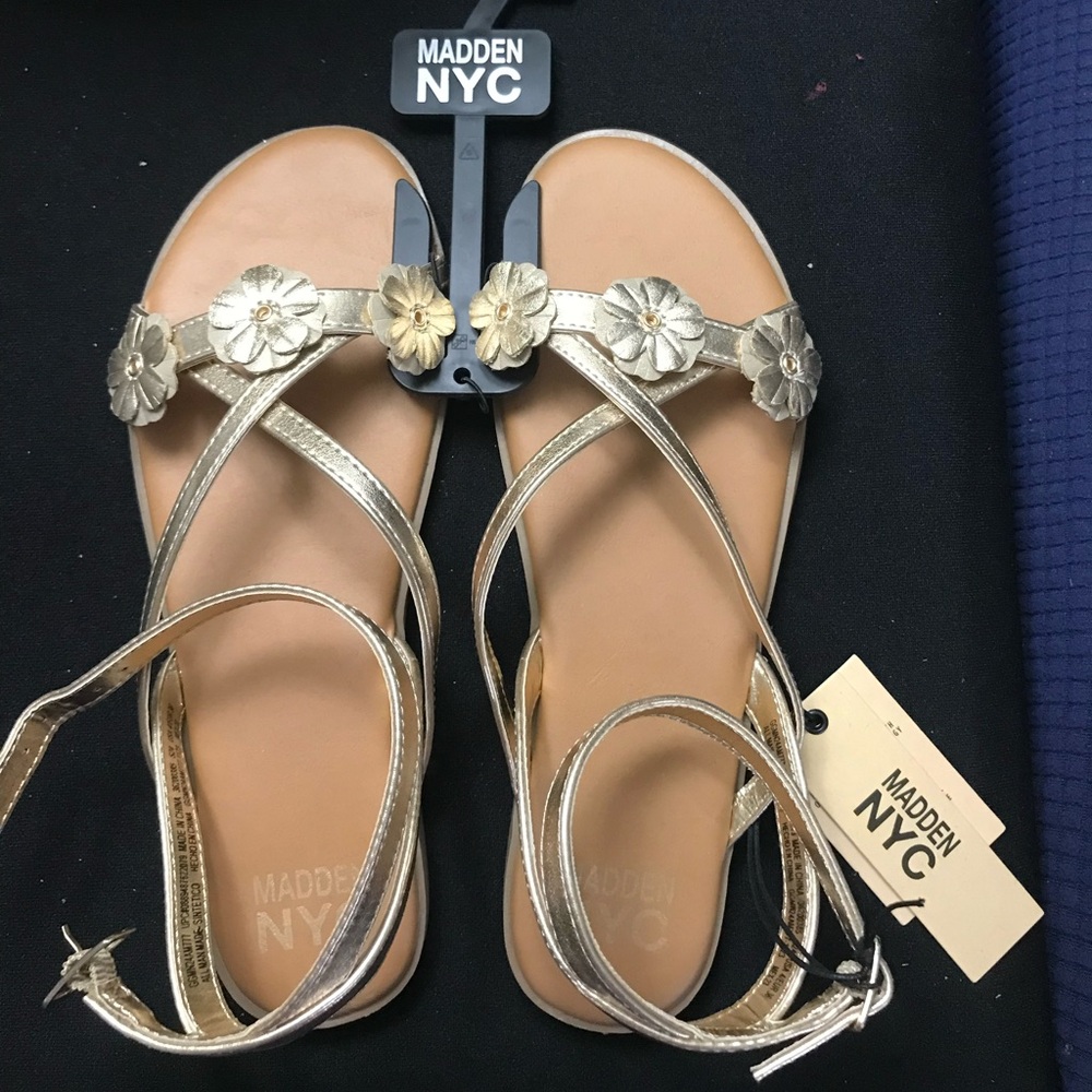 Gold Boho Floral Strappy Casual Sandals Size 4